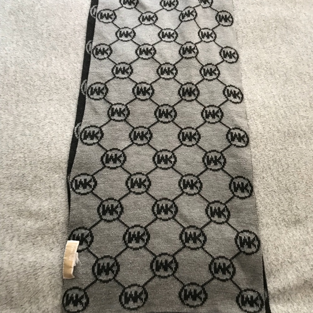 Michael Kors scarf